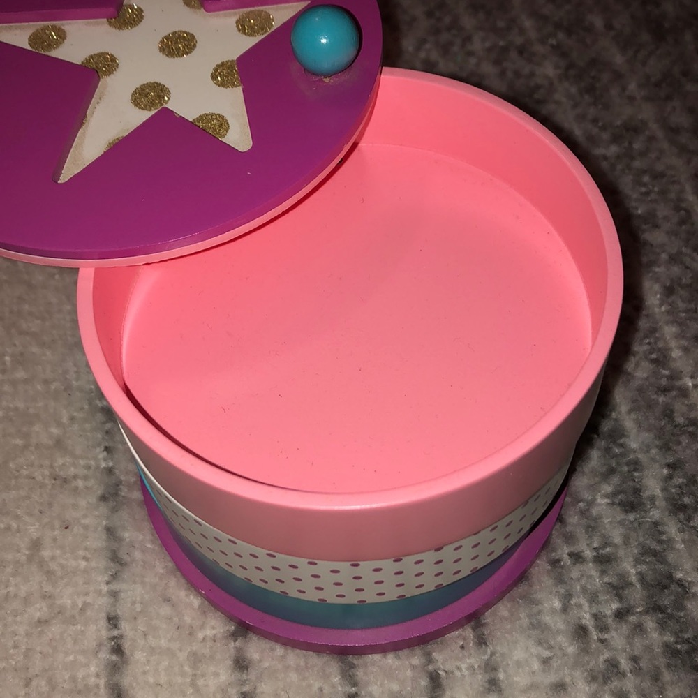 Spinning Jewelry Storage - Picture 3 of 6
